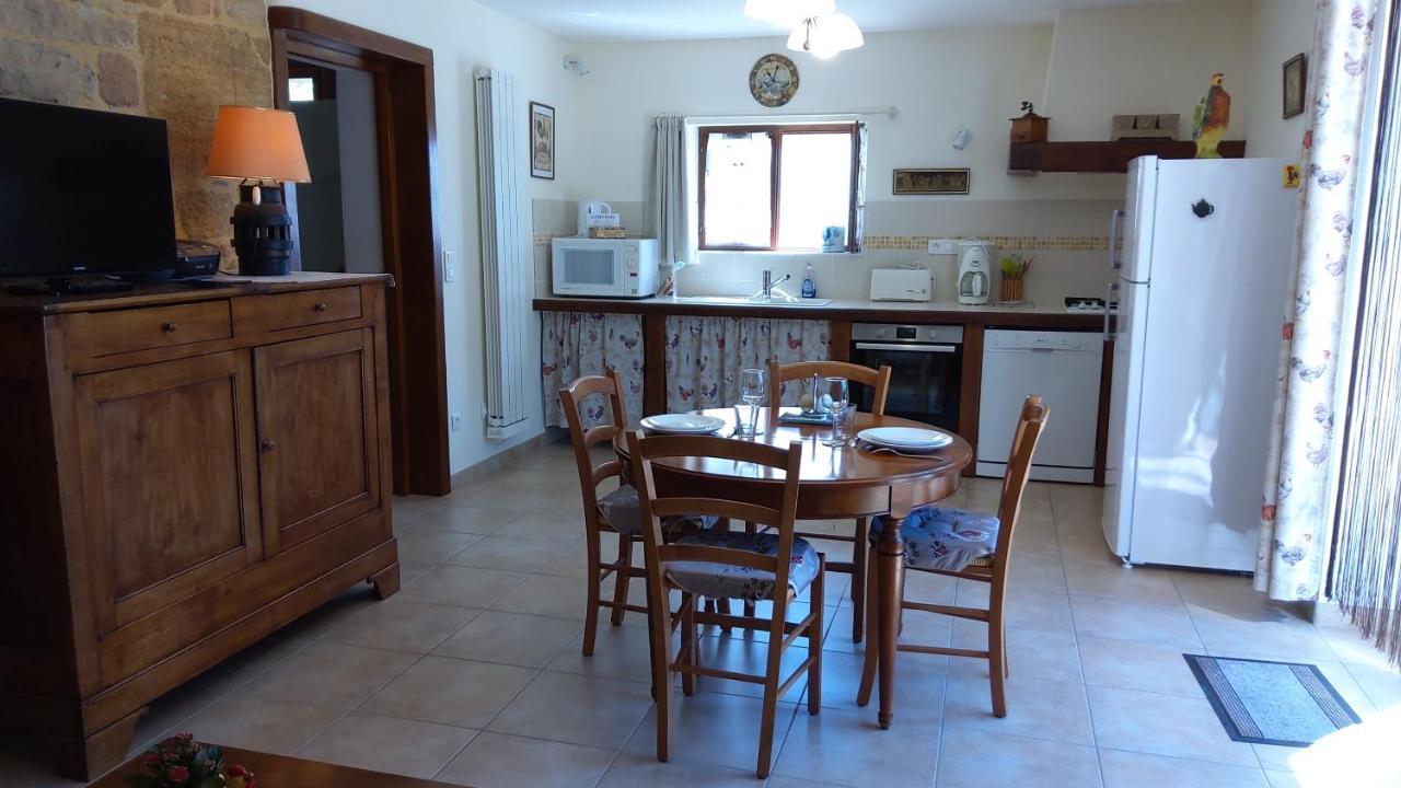 Le Poulailler De La Chayrie Villa Lacapelle-Marival Exteriör bild